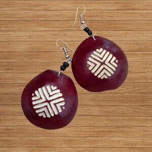 "The shujaa circle" – Hand-Carved Calabash Earrings from Kenya
